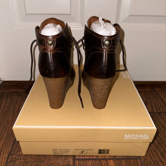 NEVER WORN Michael Kors Rory Booties - Picture 2 of 4